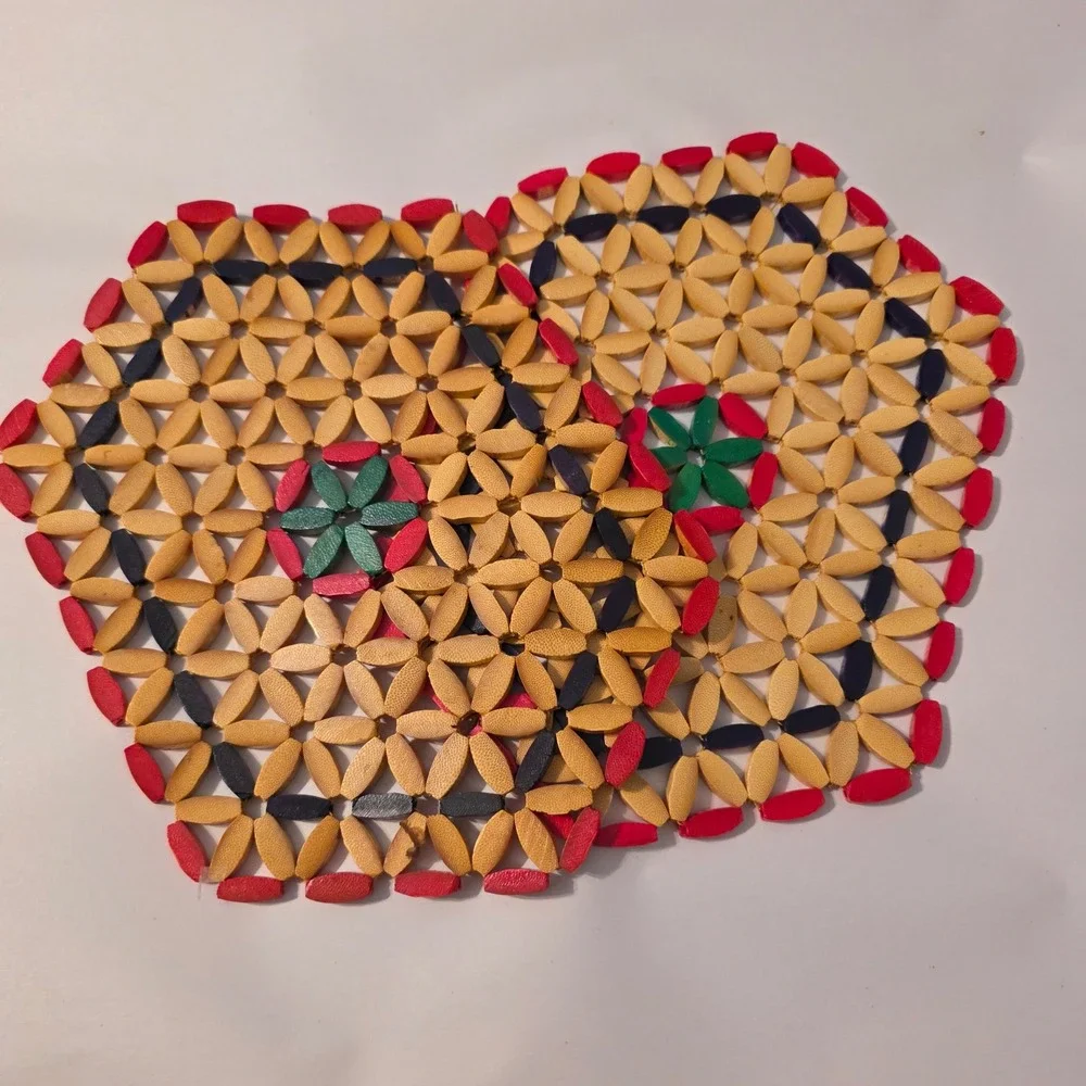 VTG Set 2 Wood Chip‎ Trivets 7x10 Red Green Black Geometric Kitchen Table